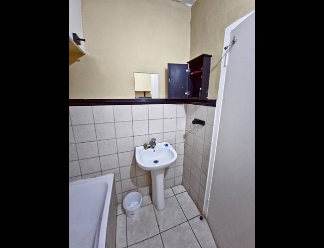 2 BEDROOM PROPERTY TO RENT IN WARNER BEACH